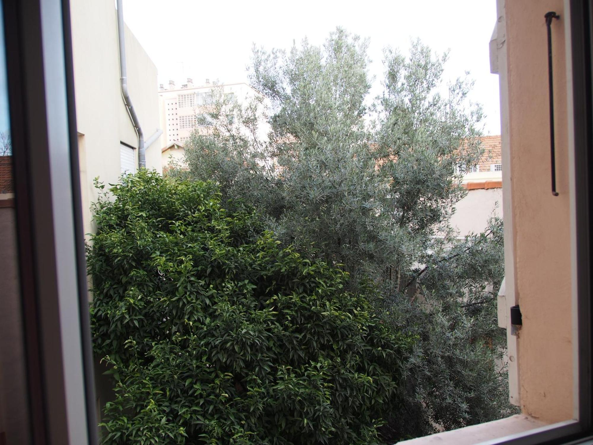 Séjour chez l'habitant Narnia Dans Maison, Salle De Bain Et Sejour A Partager Marseille