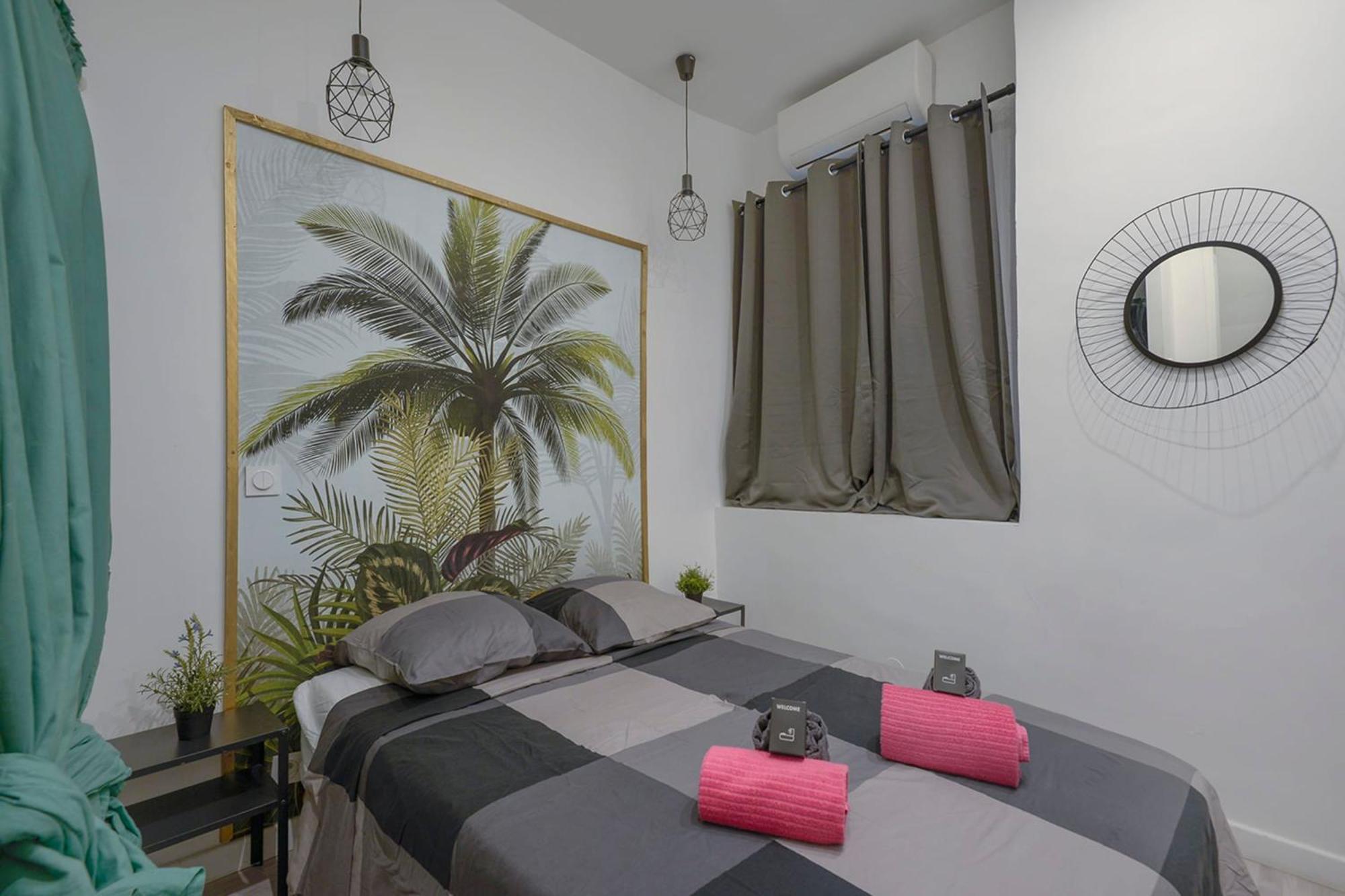 Apartment Charming T2 In The Heart Of The Old Port Marseilles