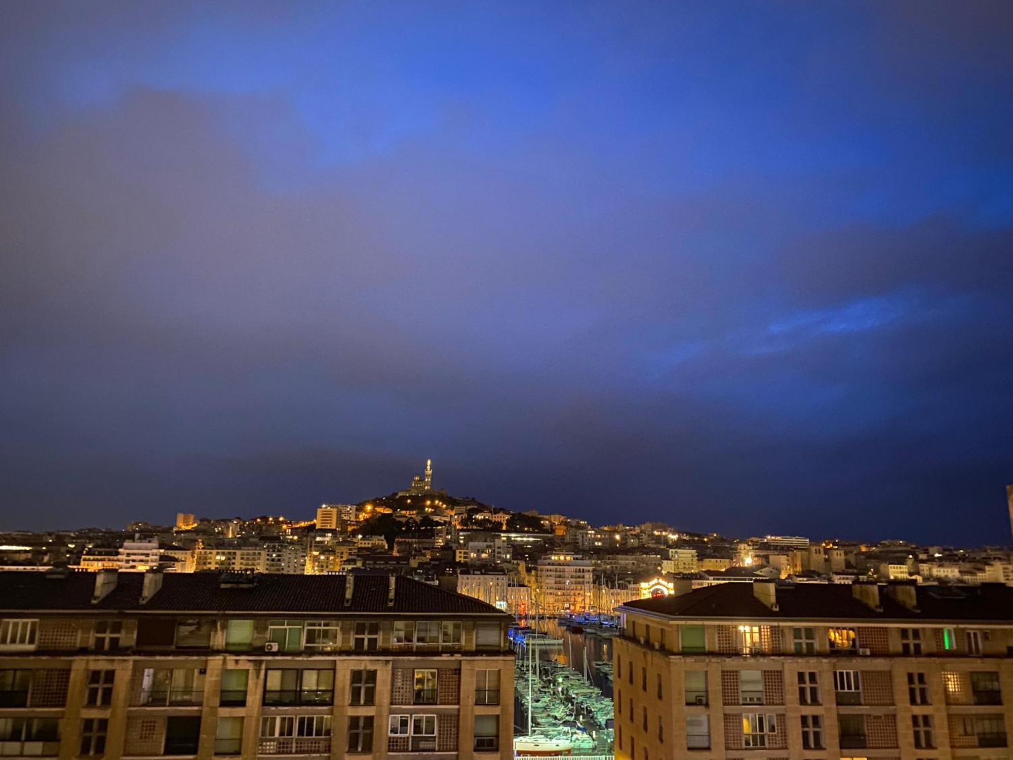 Click! Magical Views Notre-dame, Vieux Port & Rooftops - Walk To * Marseille