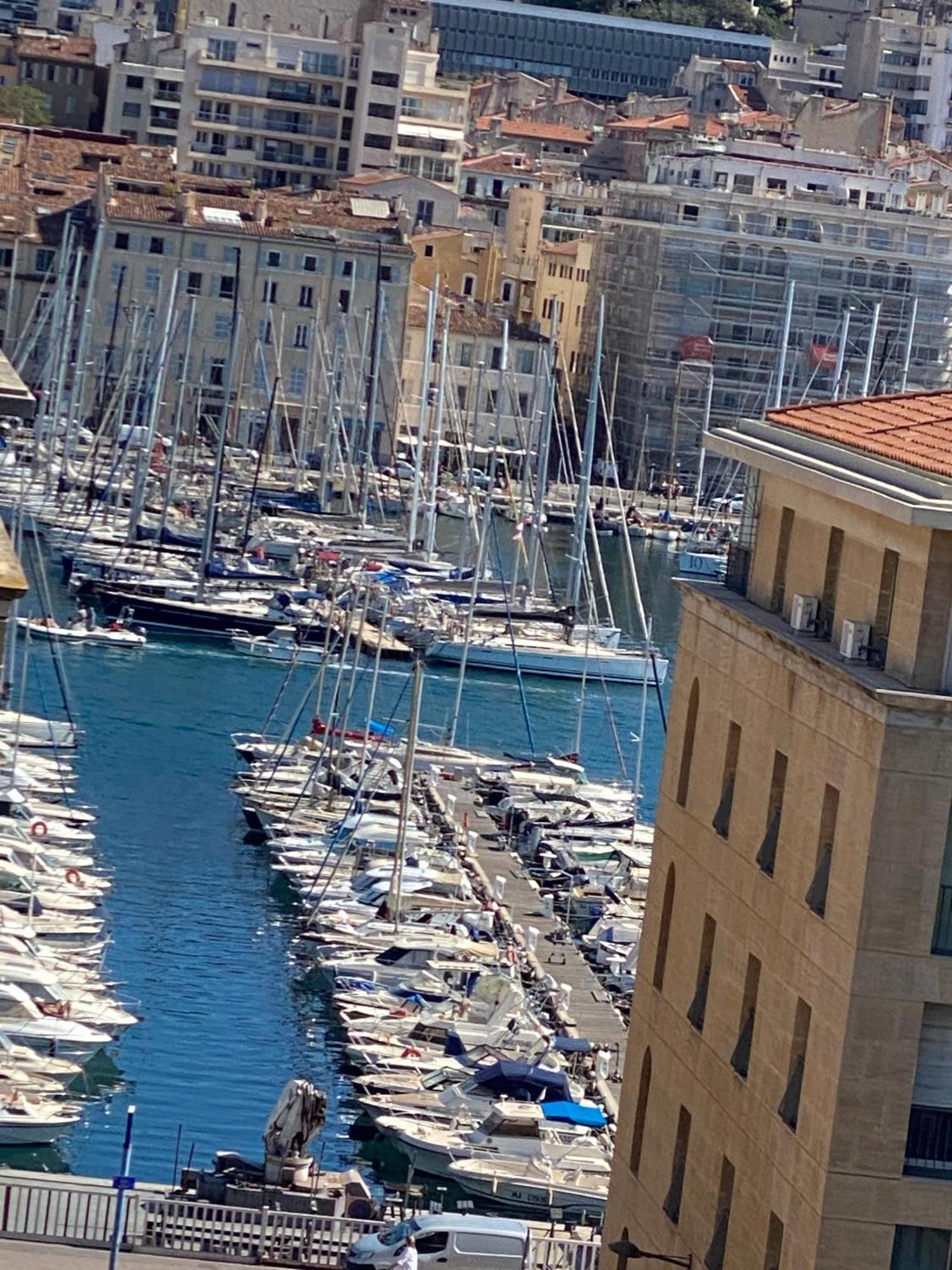 Click! Magical Views Notre-dame, Vieux Port & Rooftops - Walk To * Marseilles