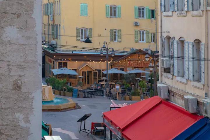 Design Vieux Port Equipe Climatise * Marseille