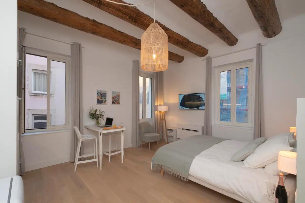 Design Vieux Port Equipe Climatise *