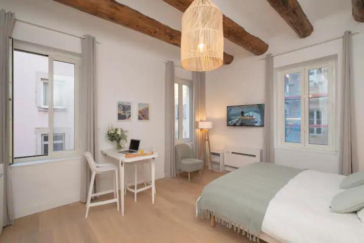 Design Vieux Port Equipe Climatise Appartement Marseille