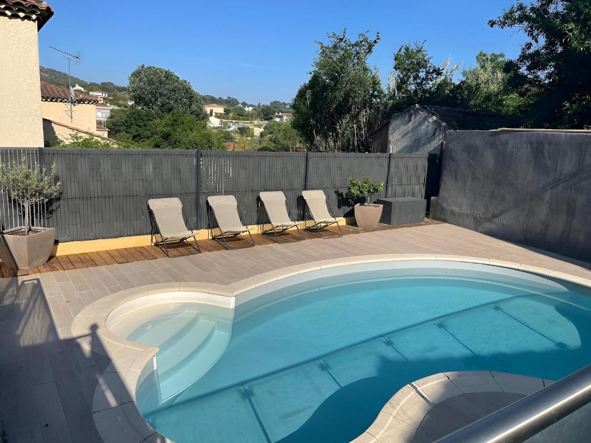 Villa Beautiful Family House With Garden And Pool In A Quiet Area Marseille