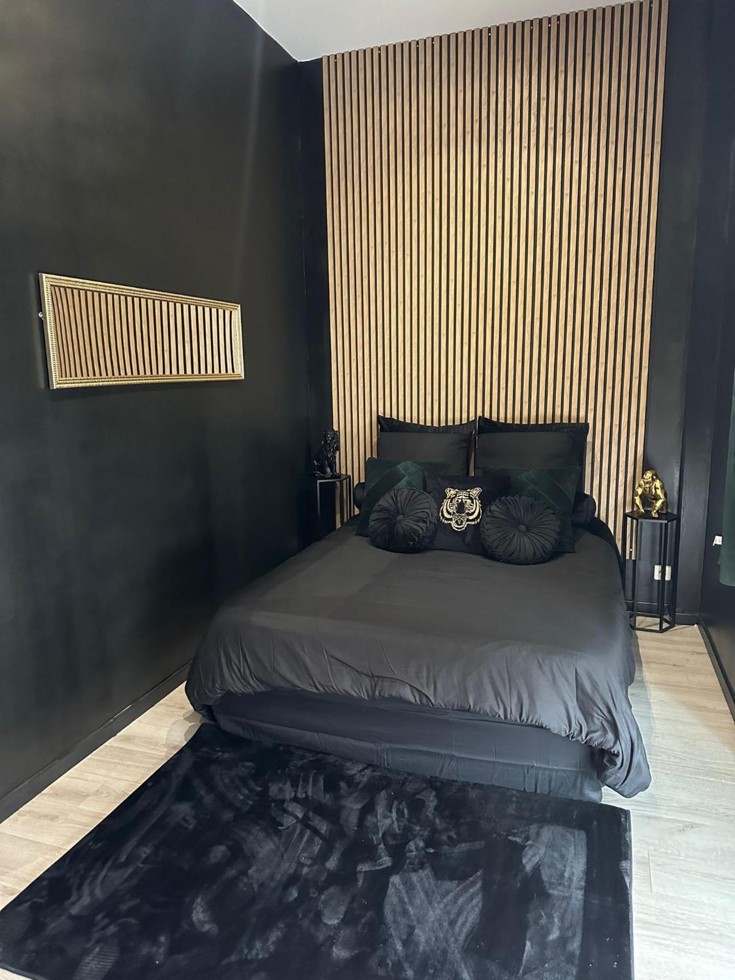 Queen Avec Jardin, Piscine Et Chauffe Interieur - 15 Couchages * Marseilles
