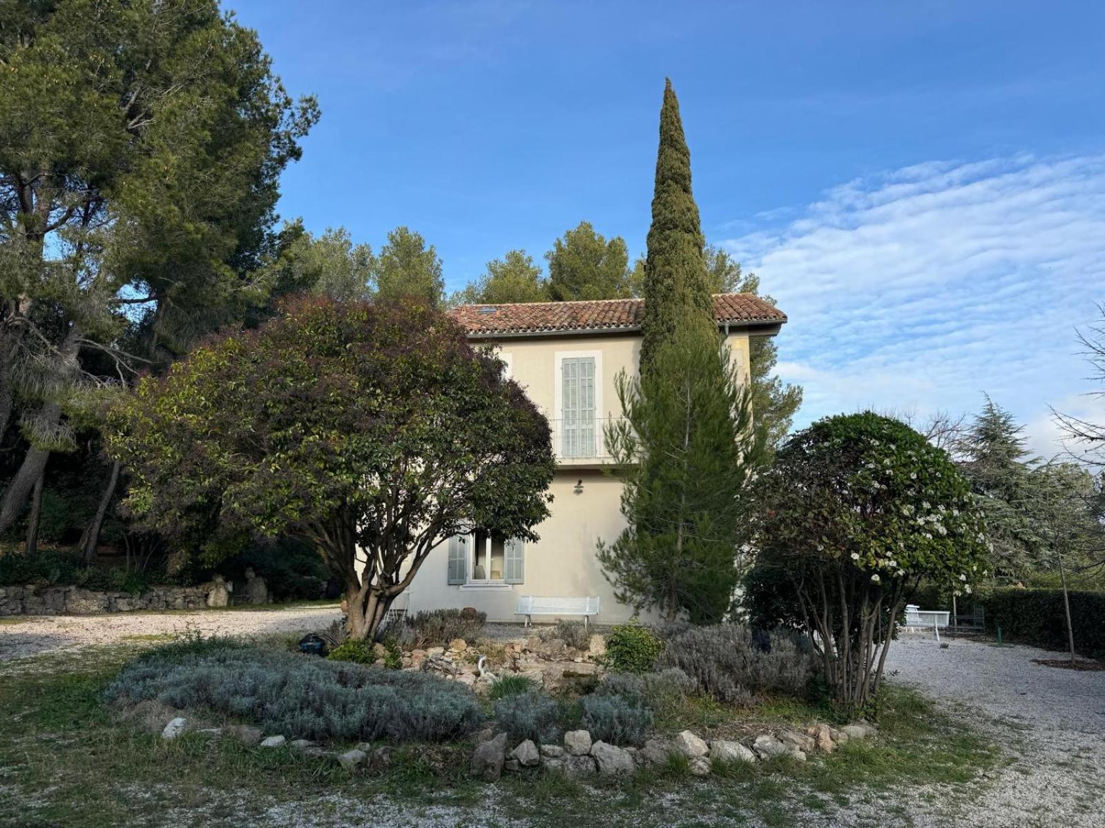 Bastide Provencale Avec Piscine Villa