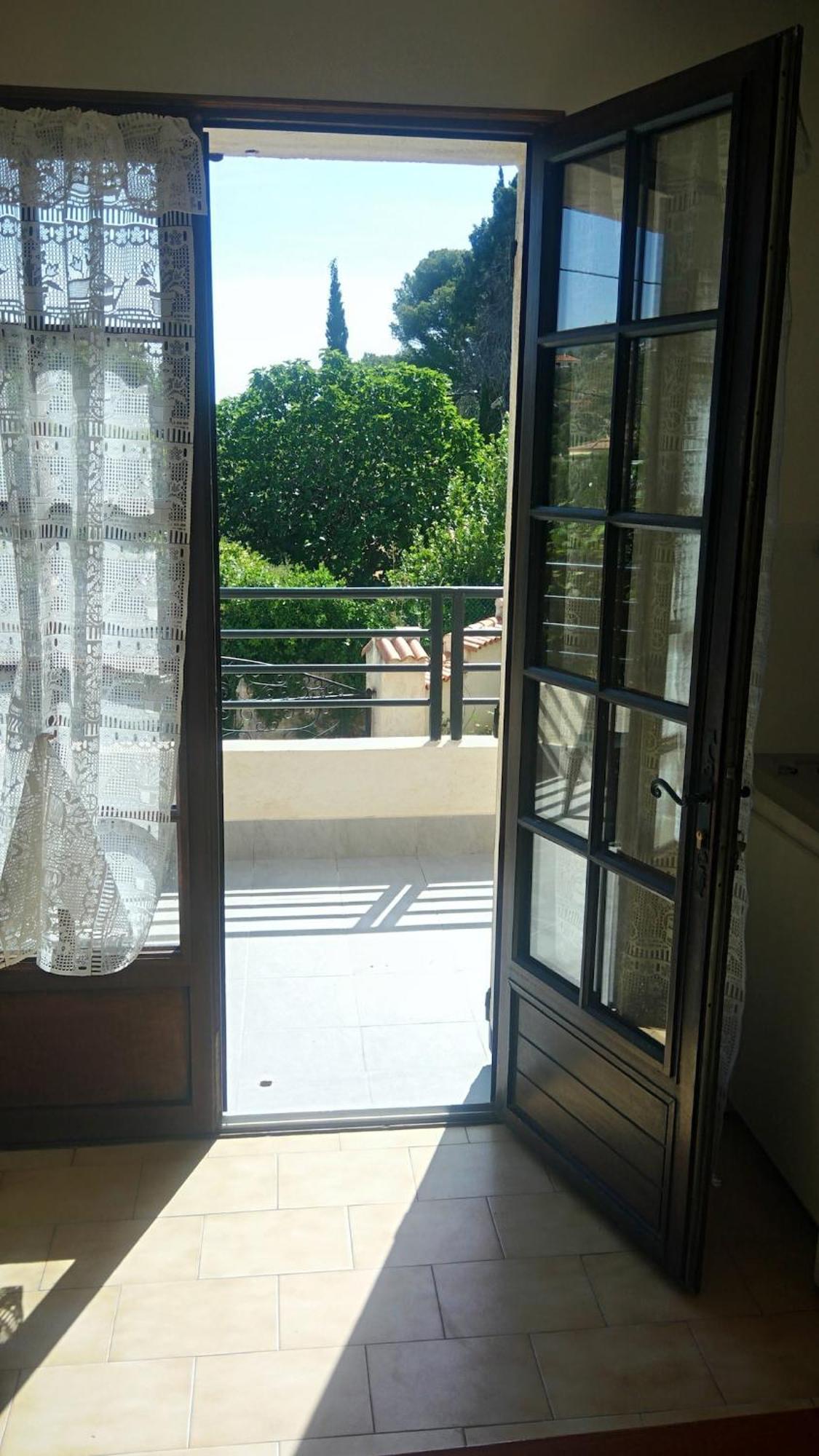 140 M2 Piscine Jardin 5 Personnes Et Un Bebe Villa *