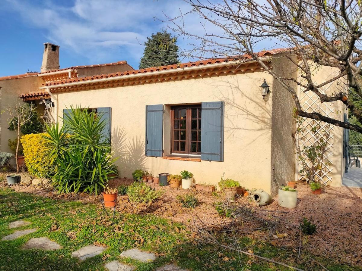 140 M2 Piscine Jardin 5 Personnes Et Un Bebe Villa