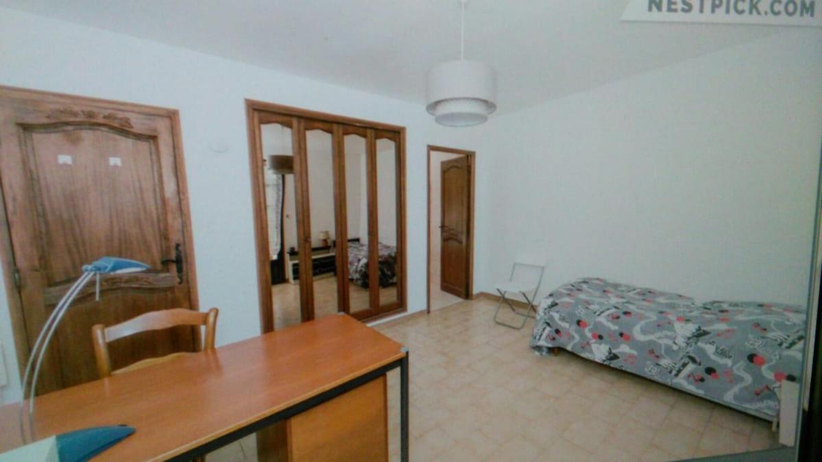 140 M2 Piscine Jardin 5 Personnes Et Un Bebe Villa *
