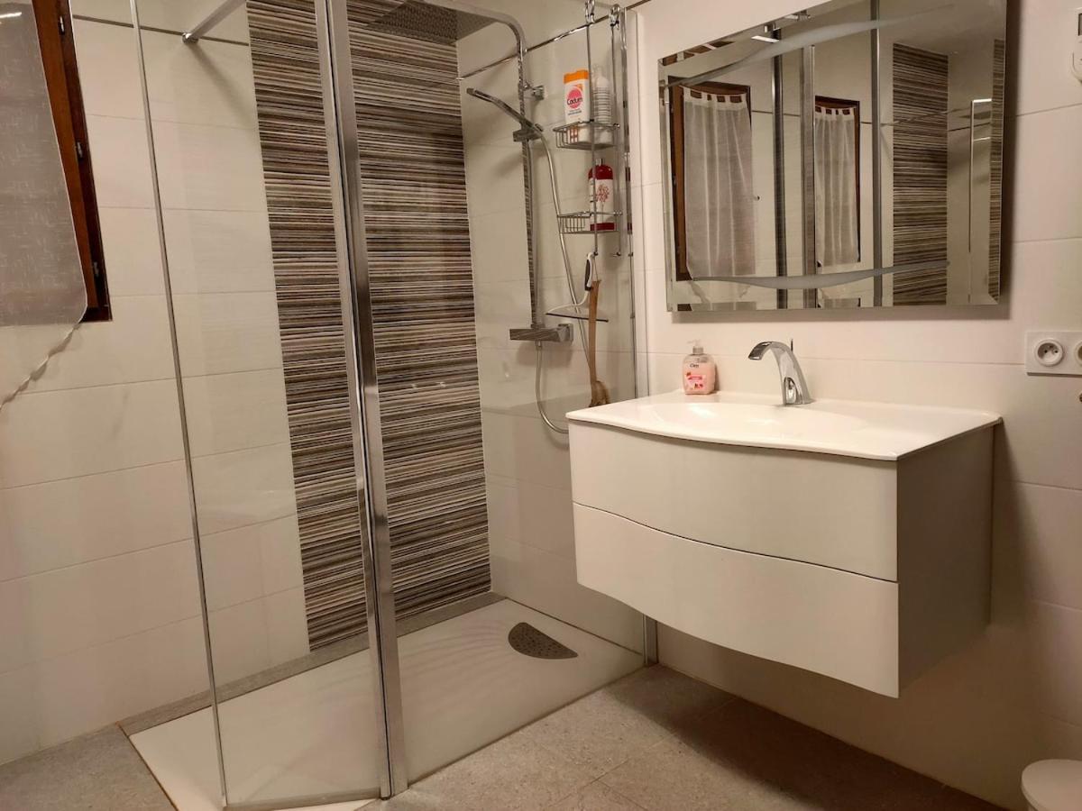Villa 140 M2 Piscine Jardin 5 Personnes Et Un Bebe Marseille