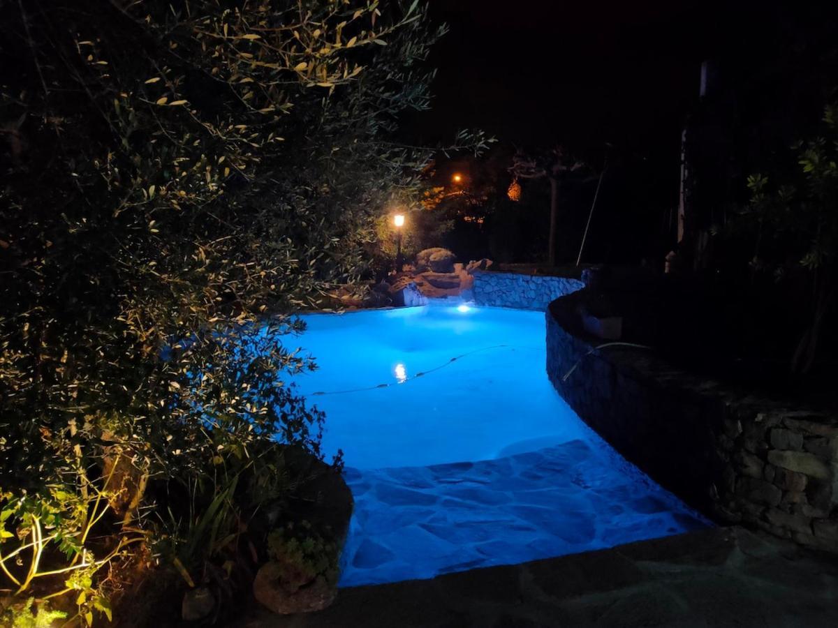 Villa 140 M2 Piscine Jardin 5 Personnes Et Un Bebe Marseille
