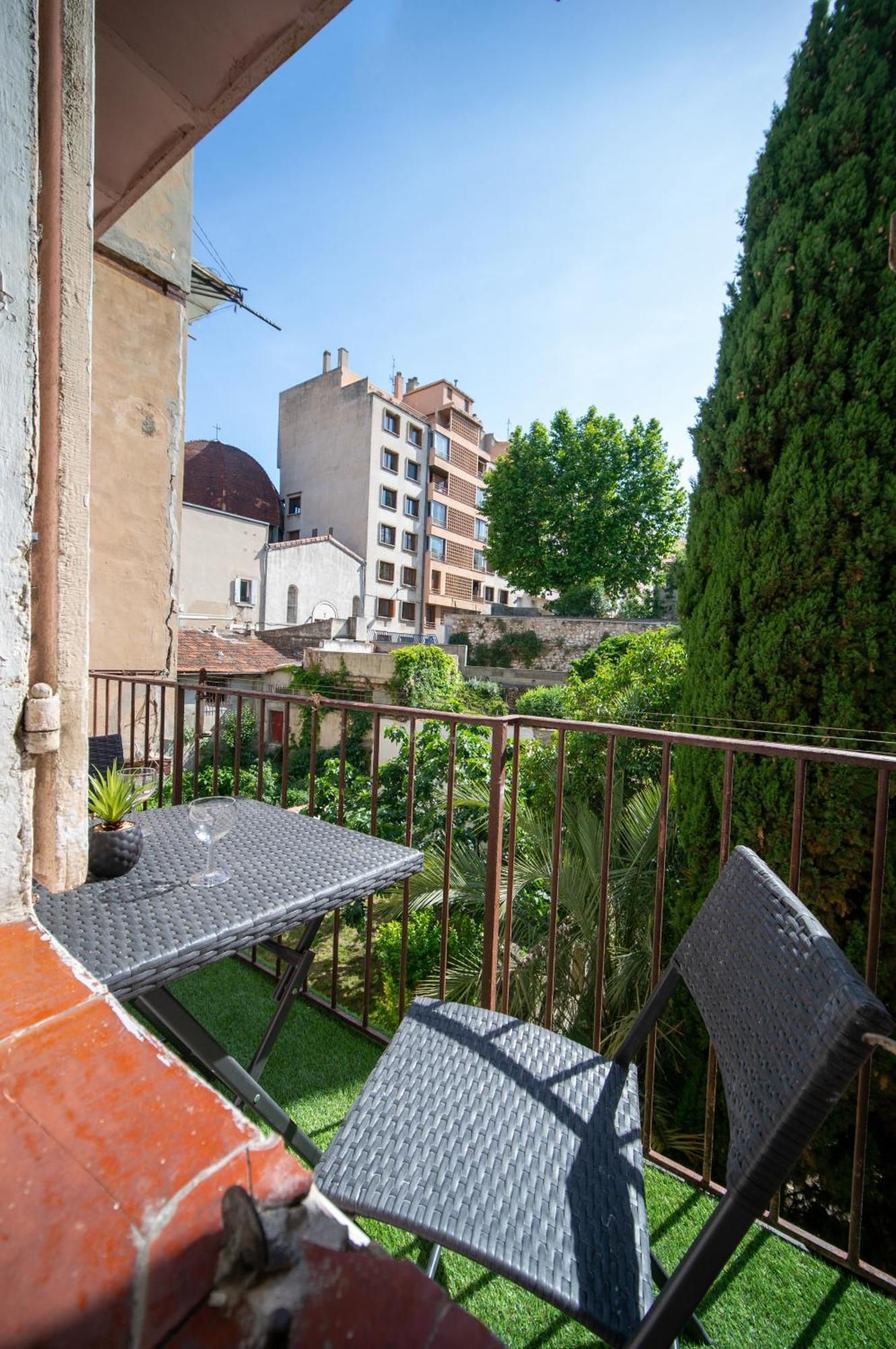 Climatise 2 Avec Parking A 10min A Pieds De La Gare St Charles * Marseille