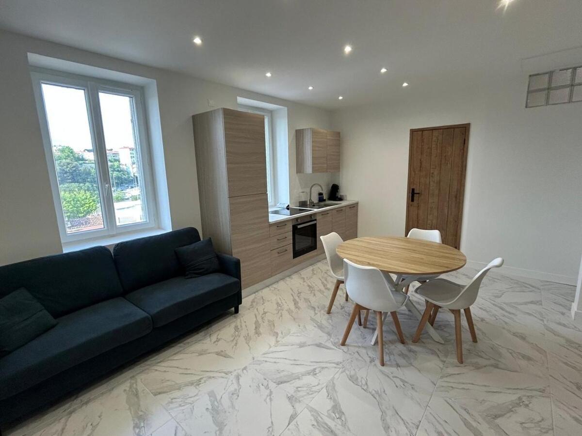 T3, Wi-fi ,climatise 2eme Etage Et Dernier Etage