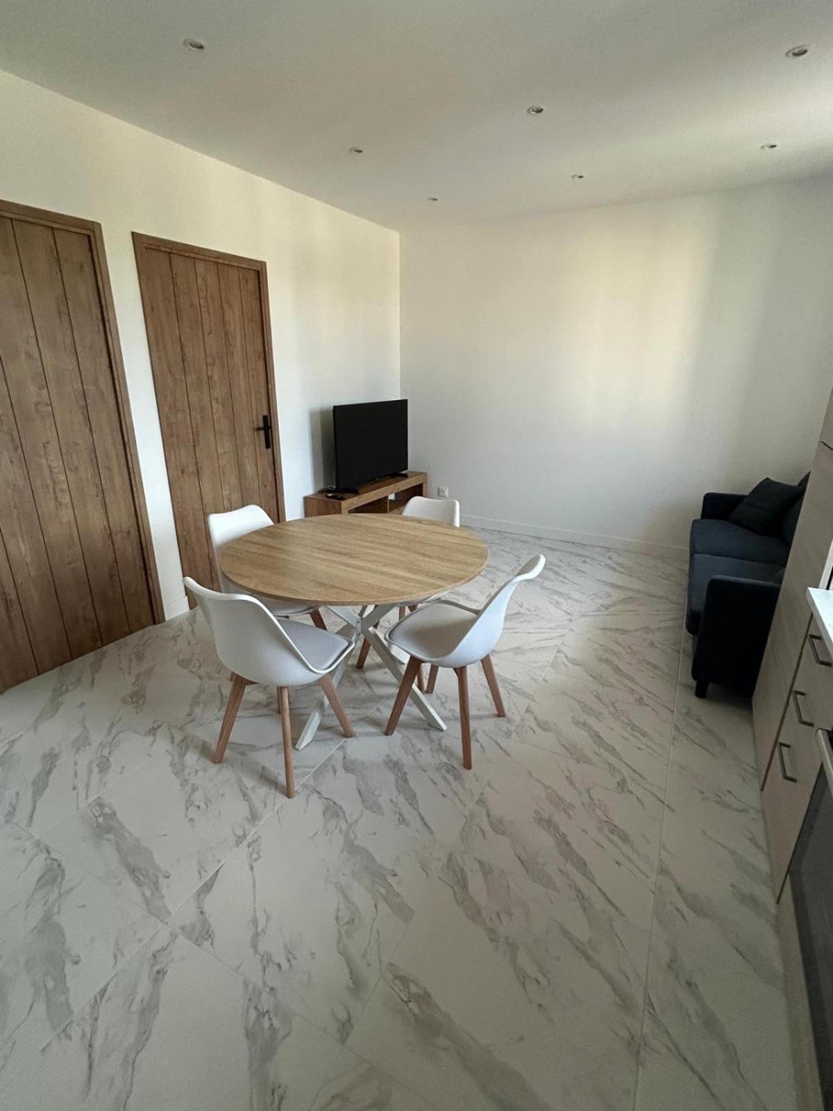 T3, Wi-fi ,climatise 2eme Etage Et Dernier Etage