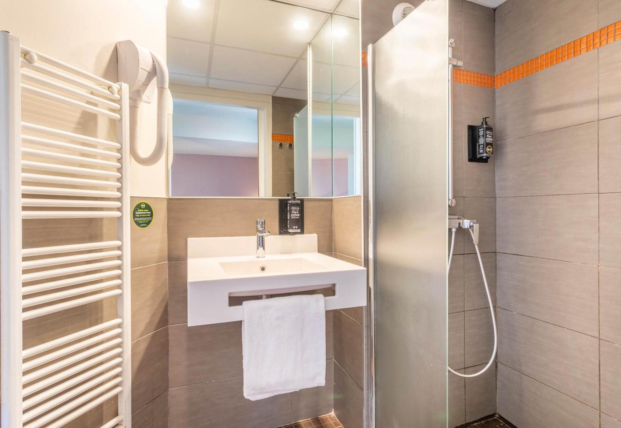 Centre La Timone Hotel 2*