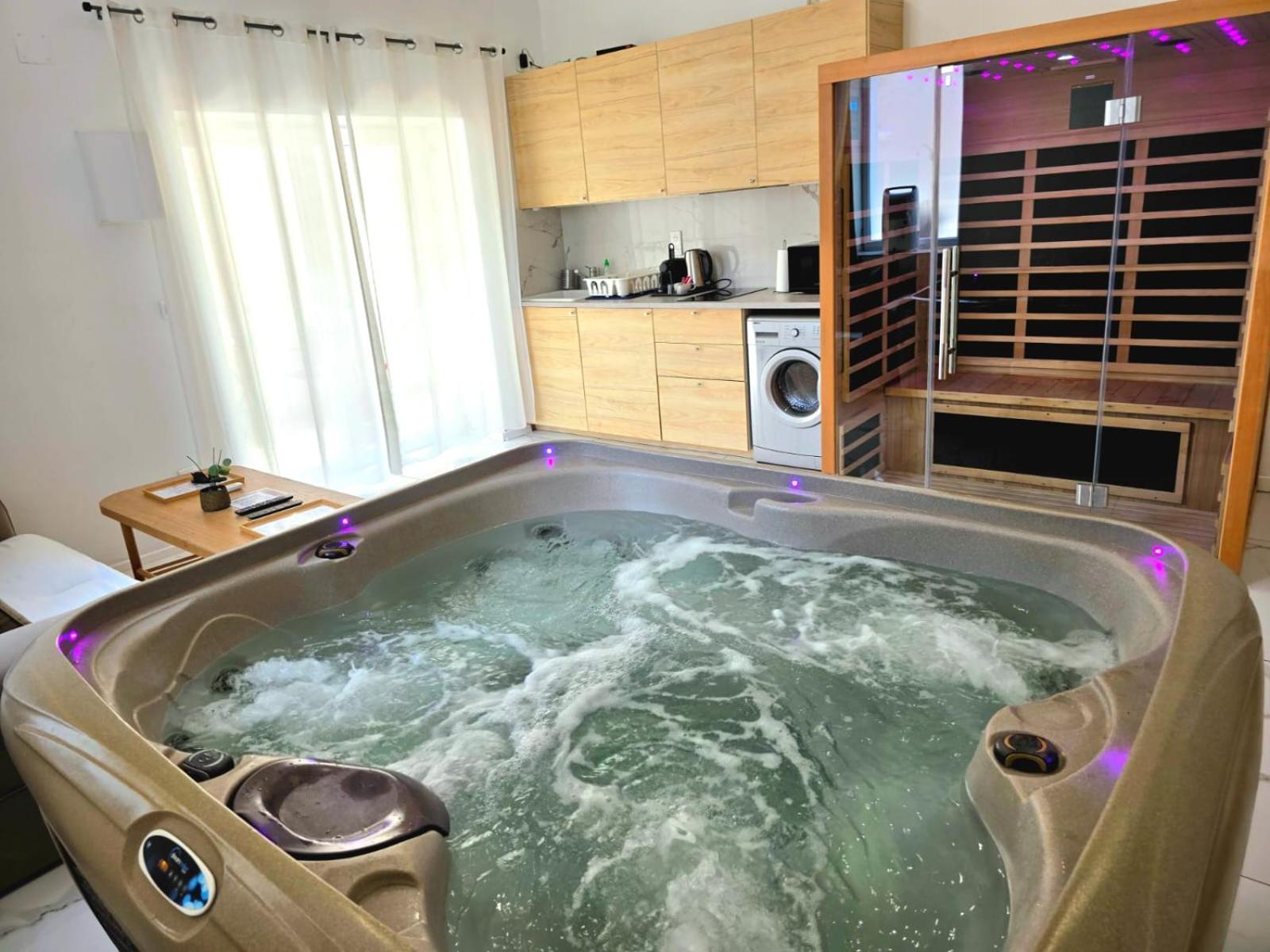 Jacuzzi Sauna Privatif Apartment Marseilles