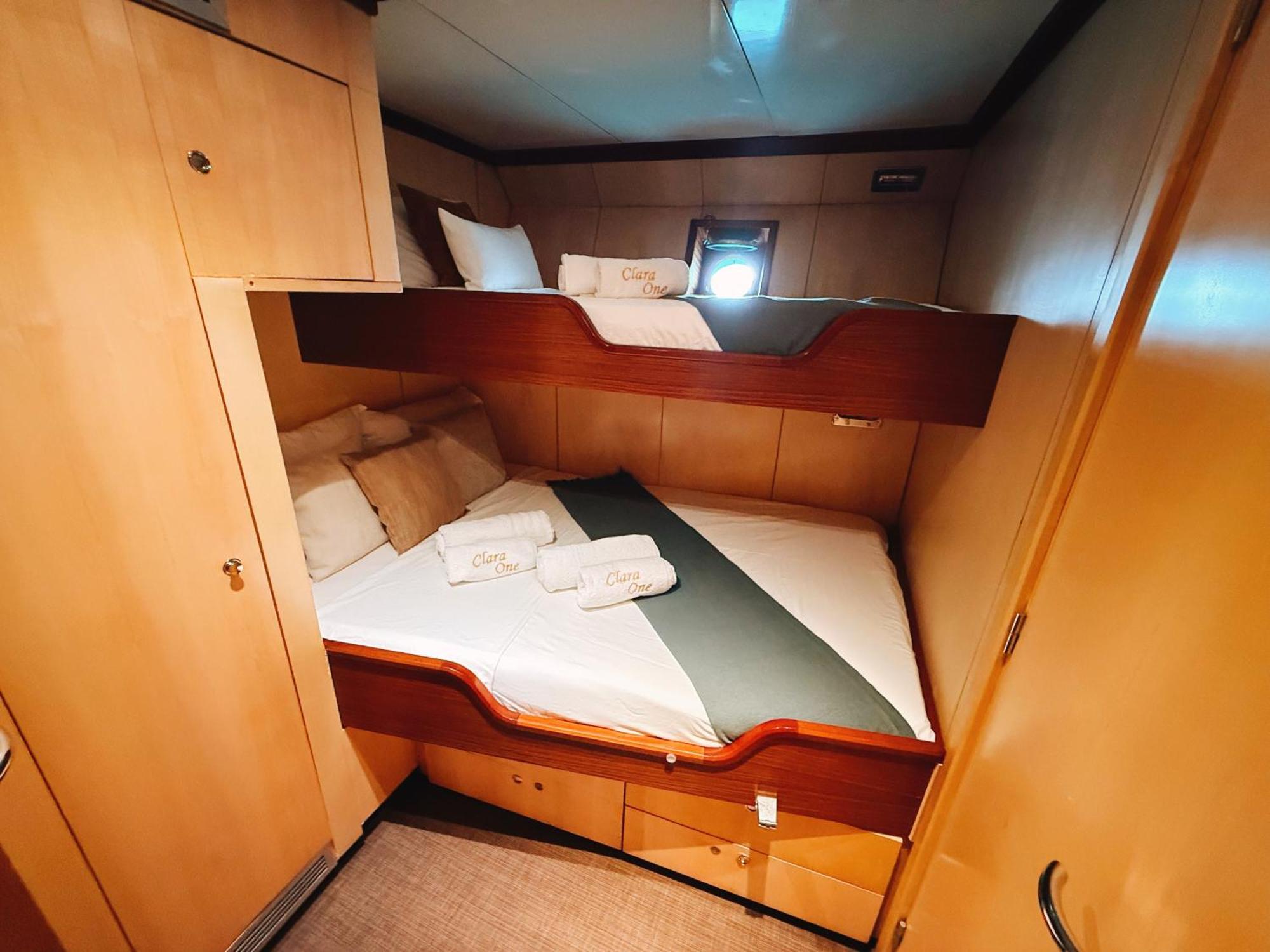 Bateau-hôtel Nuitee Sur Un Yacht D'exception Face Au Mucem, Au Coeur Du Vieux-port Marseille