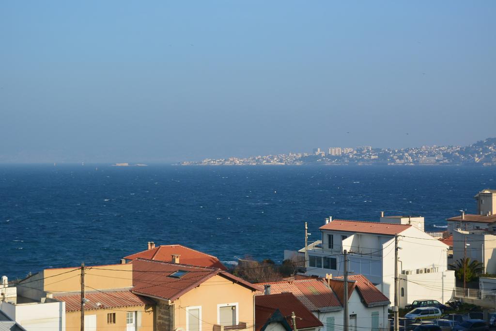 Couette-café Bleu Calanques 3*