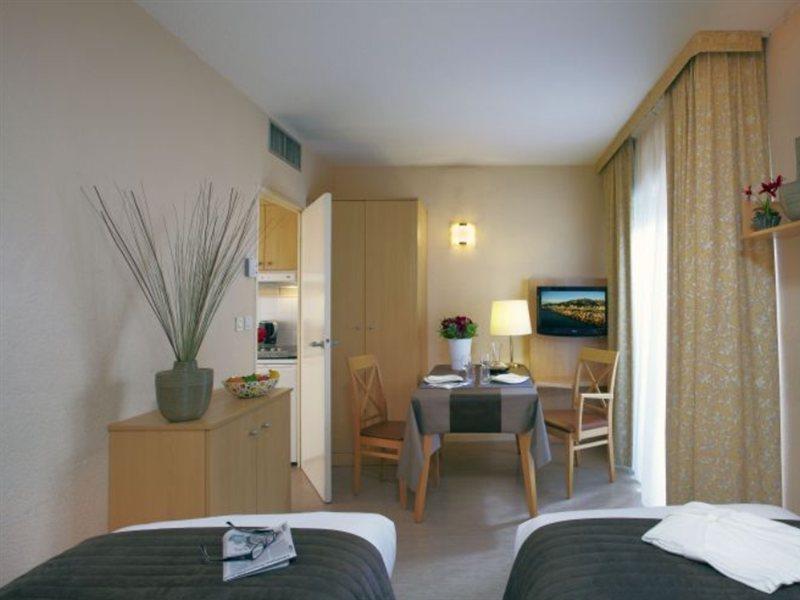 Citadines Prado Chanot 3*