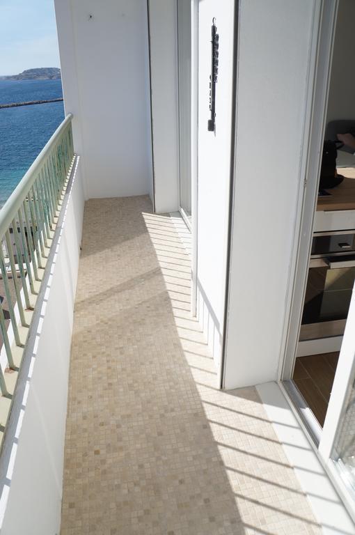 Appartement T3 Pharo - Vue Panoramique Sur Notre Dame Et La Plage Des Catalans Marseille