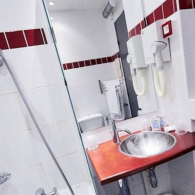 Kyriad Centre Paradis-prefecture 3* Marseilles