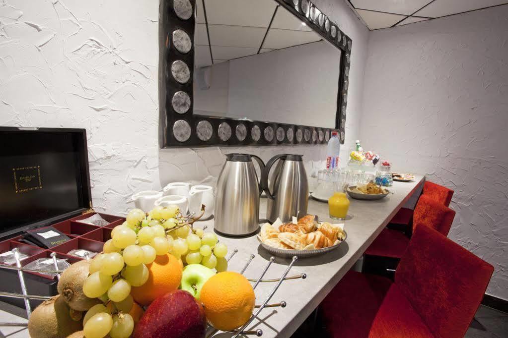Kyriad Centre Paradis-prefecture 3* Marseilles