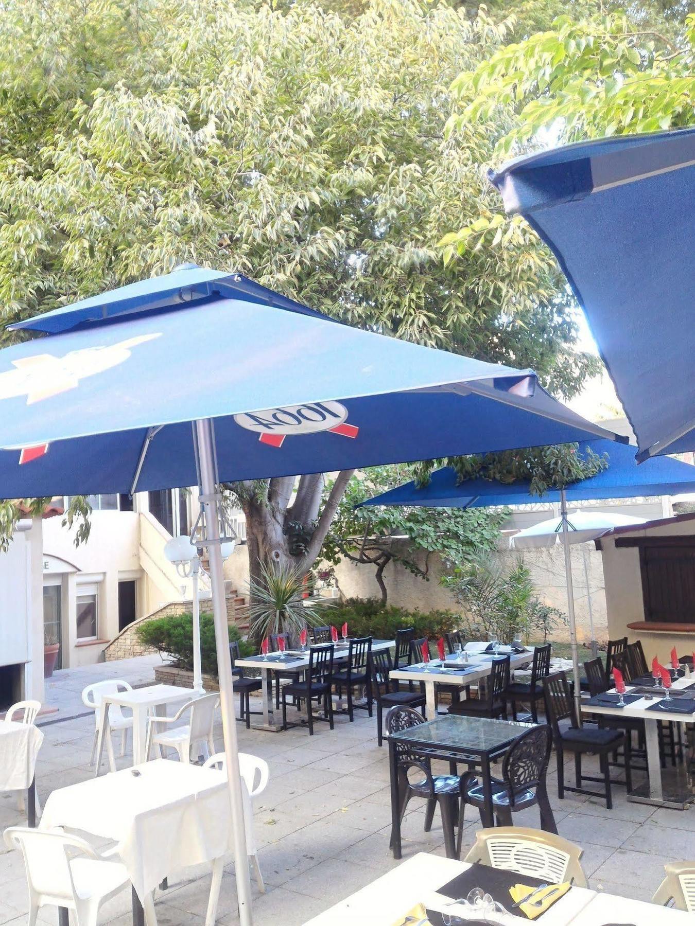Hotel Logis Les Cigalons Marseille