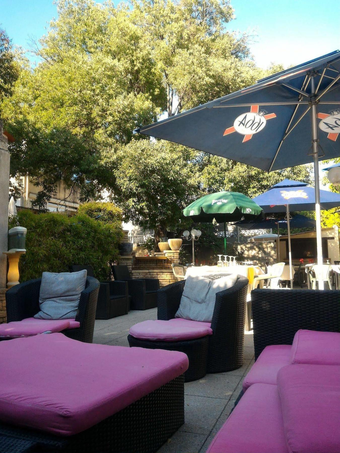 Hotel Logis Les Cigalons 2*