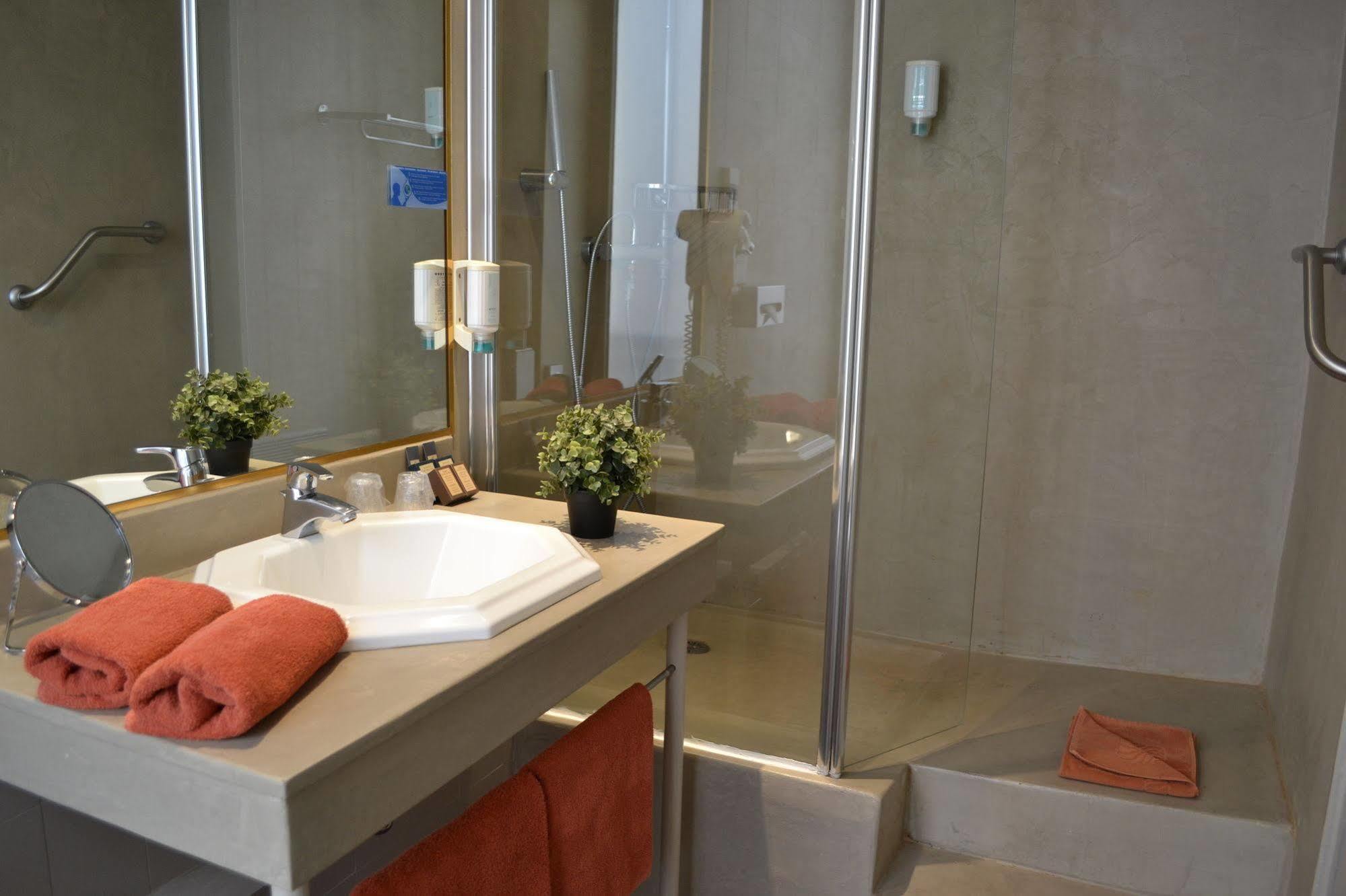 Hotel Saint Ferreol Marseilles