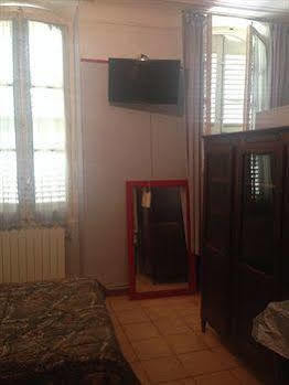 De La Faculte Hotel *