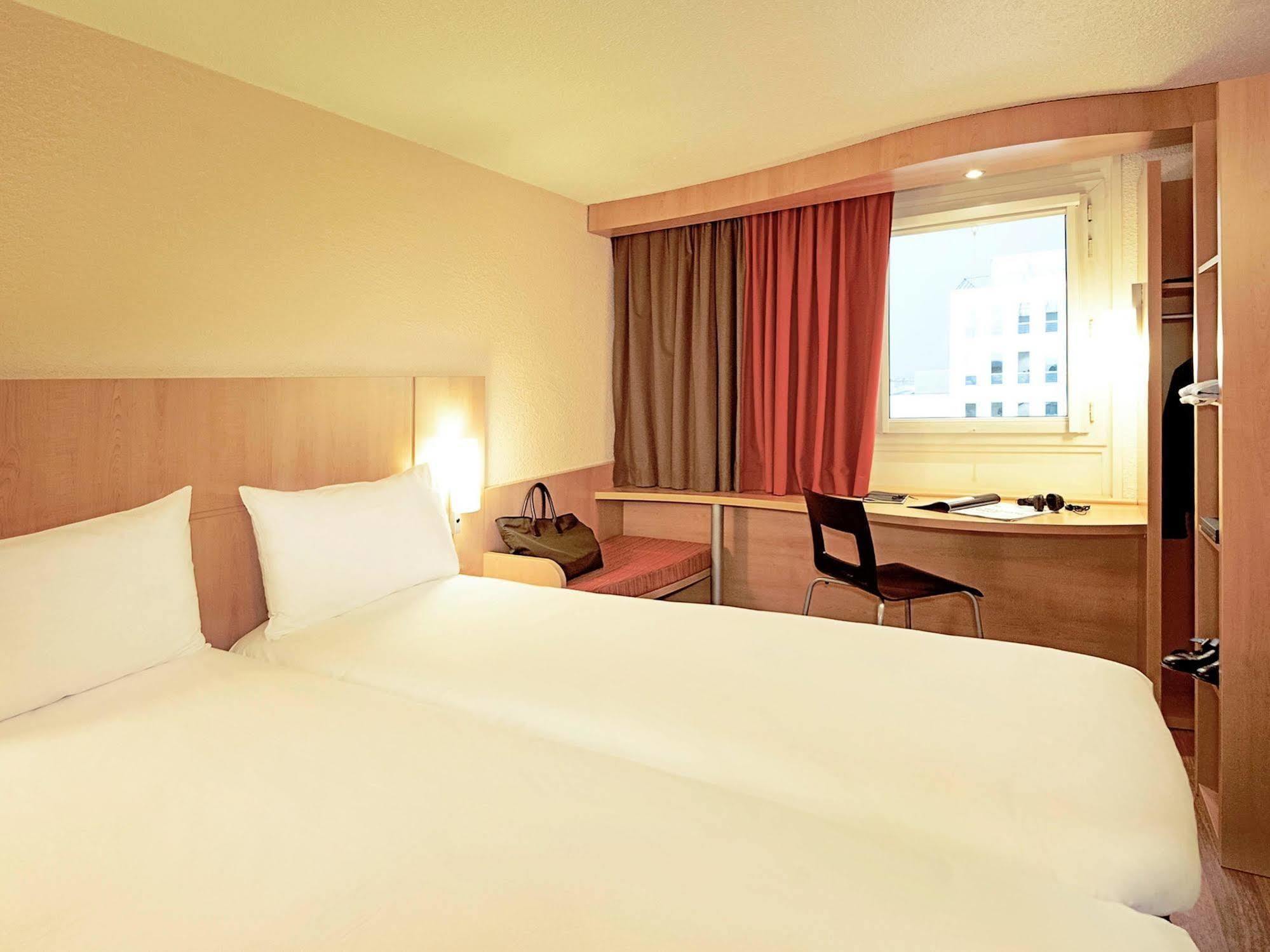 Hotel La Valentine Porte D'aubagne 3*