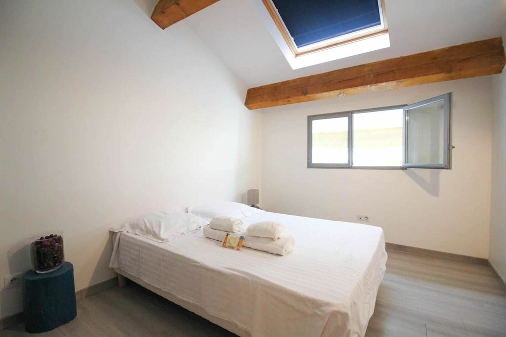 With 2 Bedrooms In Marseille, With Wonderful View, Furn *