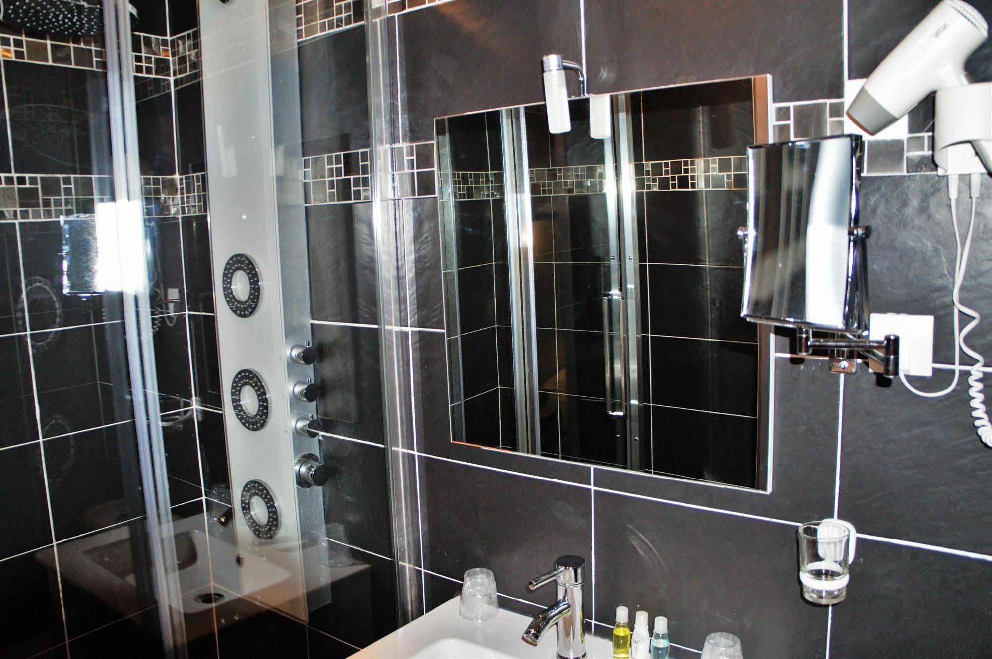 Paradis - Centre Prefecture Hotel 2*