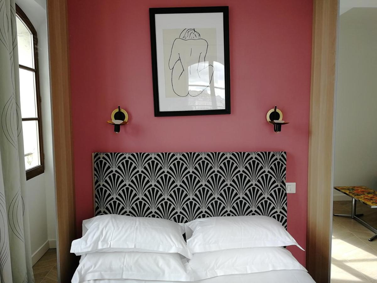 Belle-vue Vieux-port 3*