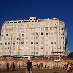 Le LAZARET