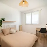 Fully Equipped Apartment With Parking 6 Beds