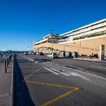 Apartment With Sea View 50M From The Beach