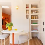 Small Townhouse Roucas