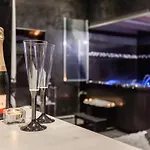 Les Suites Du Vieux-Port