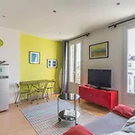 Charming And Bright Apartment In The Old Port