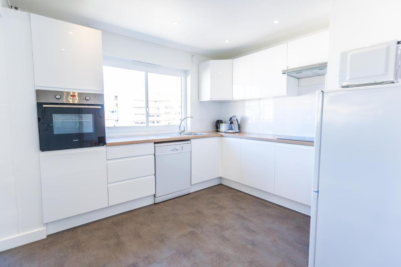 Superbe 100m2 - 2 Balcons - Proche Gare - Climatise * Marseilles