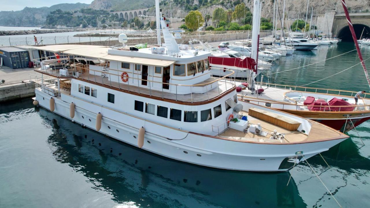 Yacht Clara One 32m Luxe *