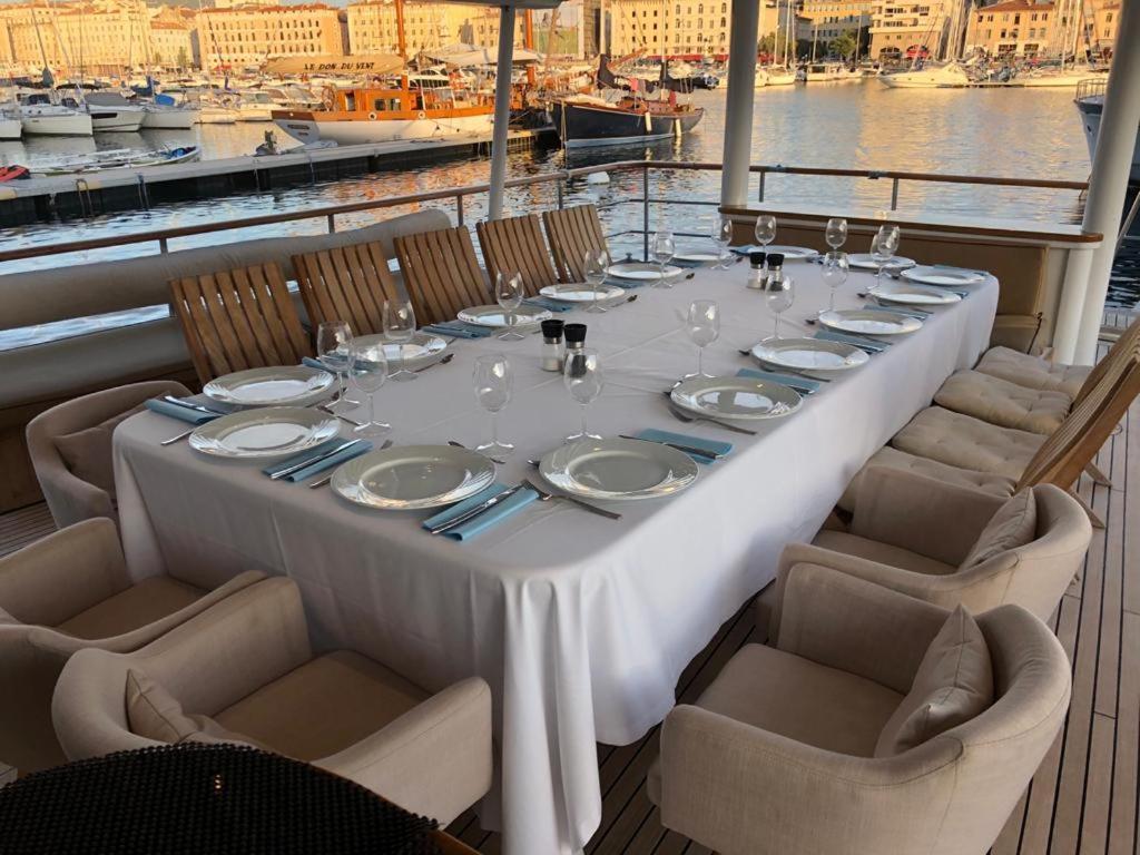 Yacht Clara One 32m Luxe Botel