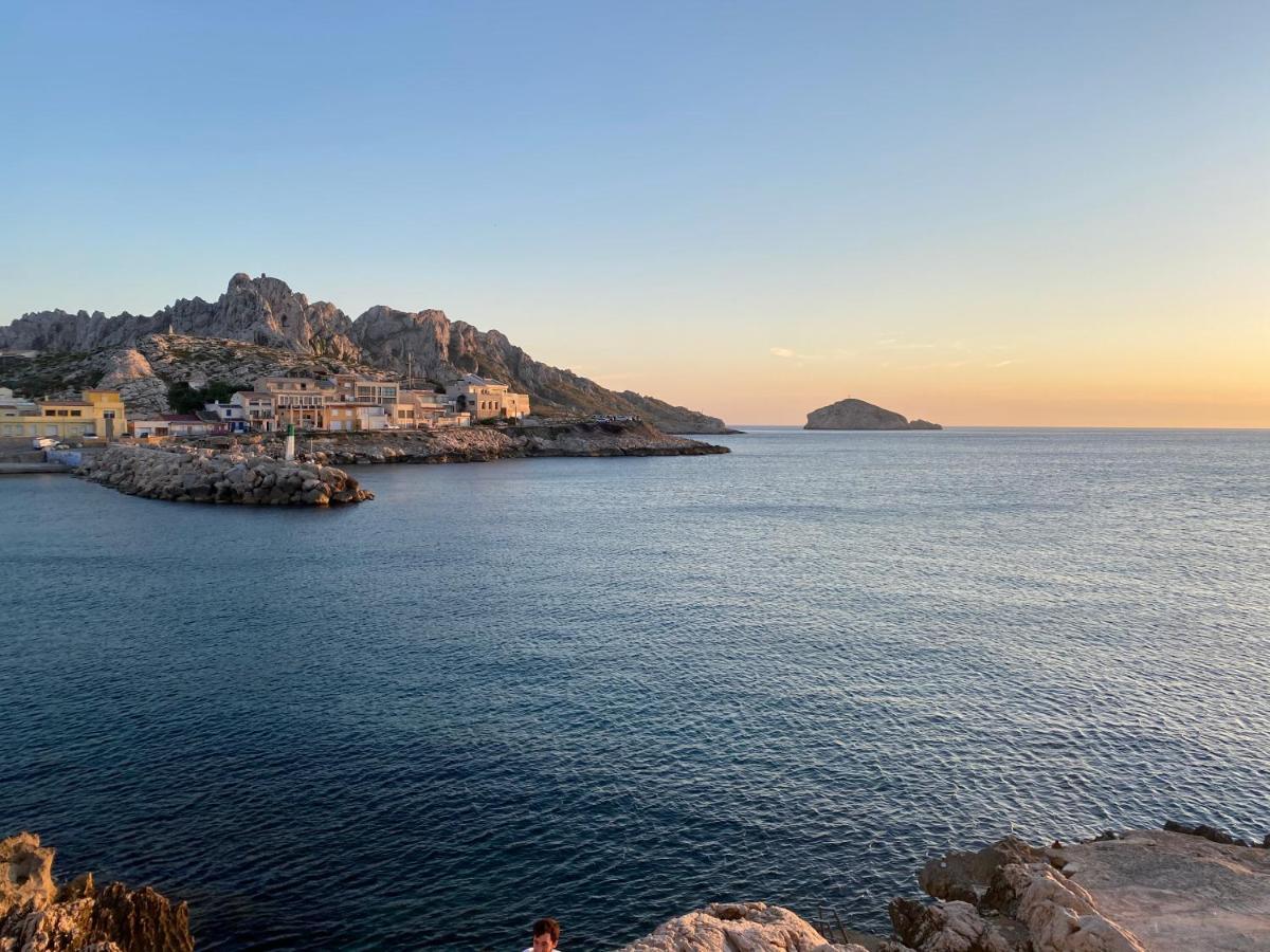 Vaste Et Loft Climatise Au Coeur De Marseilles