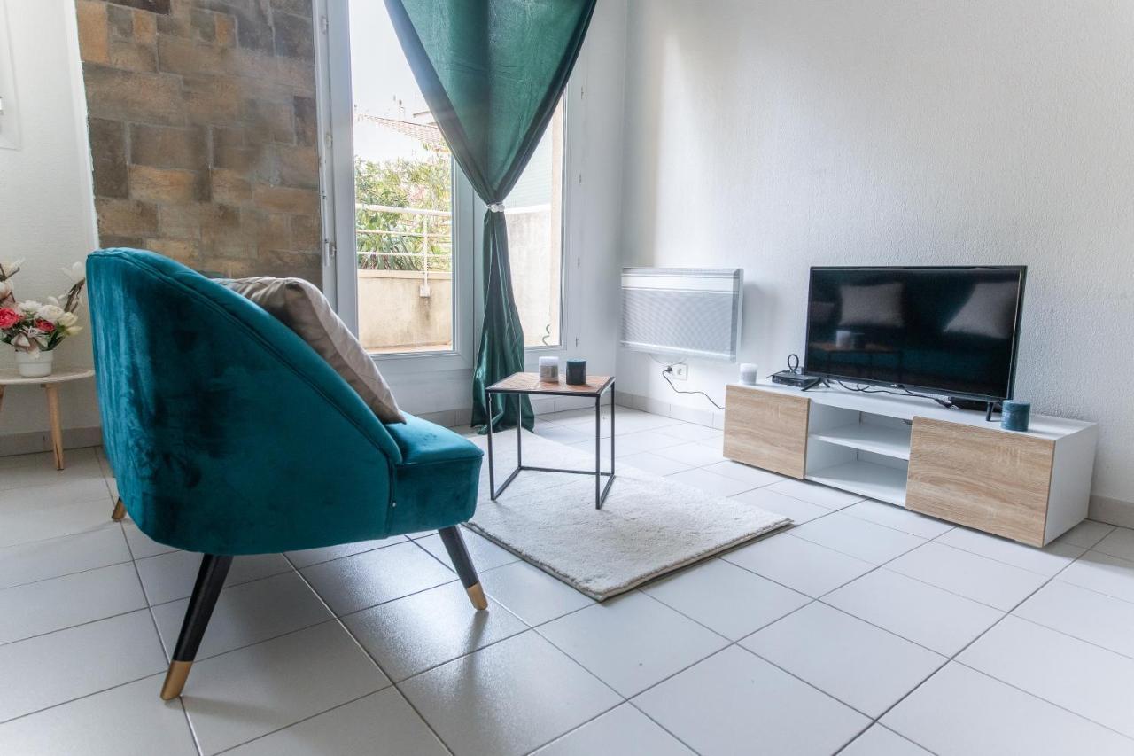 Jolie T2 De 30m2 Avec Terrasse Metro Timone A 5 Min Apartment