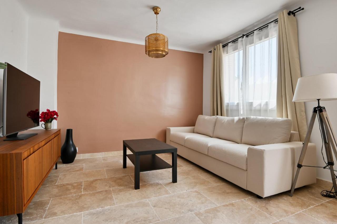 Gemütliches Mit Balkon Im Herzen Des 8 Arrondissement *
