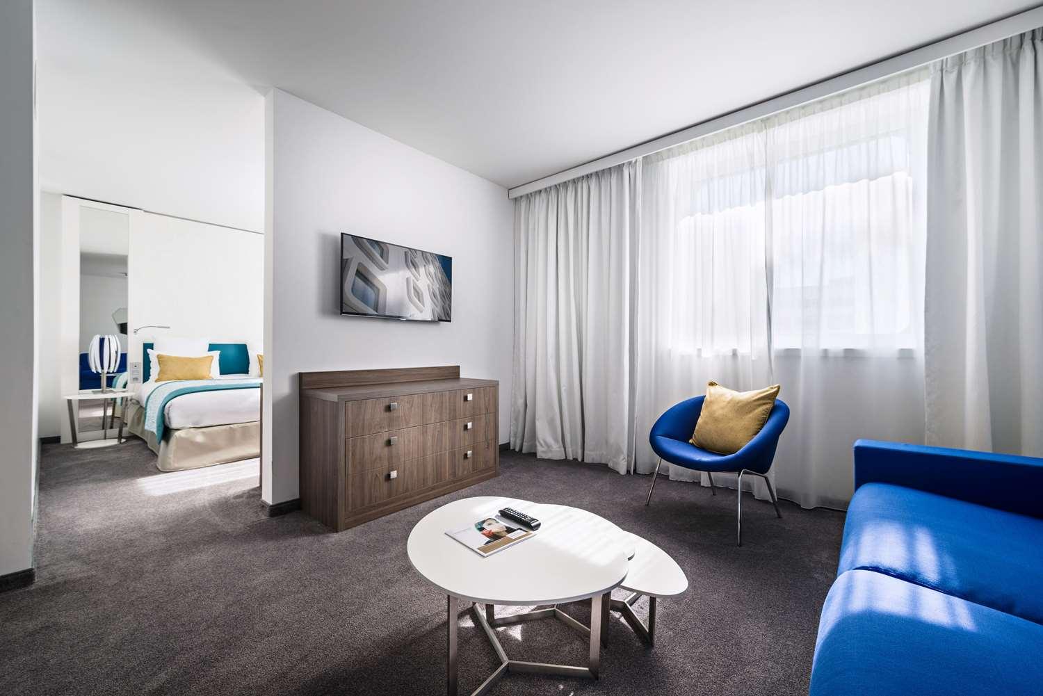 Golden Tulip Euromed 4*