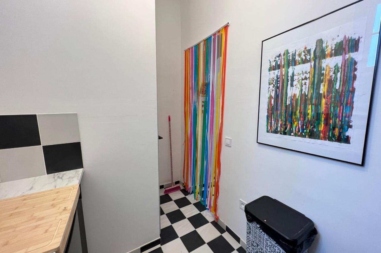 La Popart - Baignoirelit Rond Apartment Marseilles
