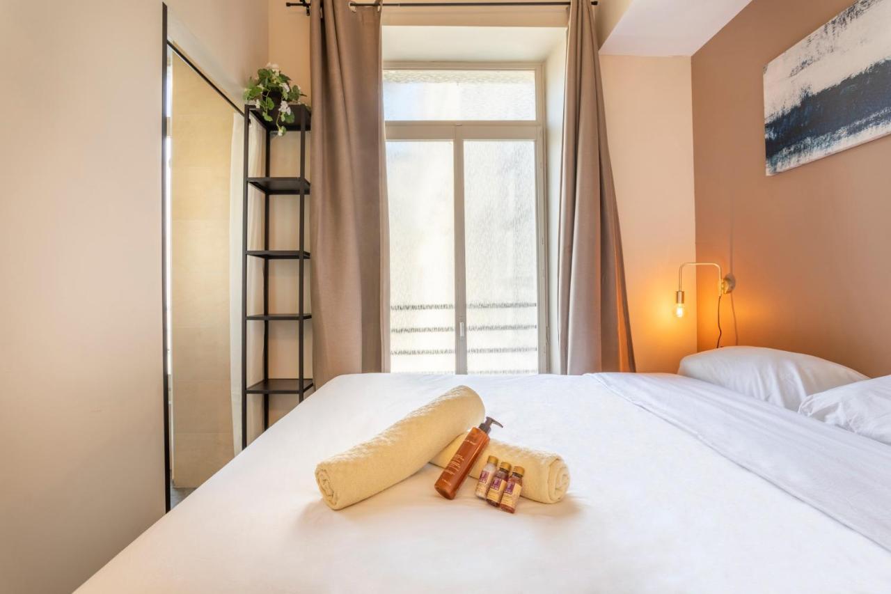 Adira Resid'marseille Vieux-port 2 Etoiles Apartment *