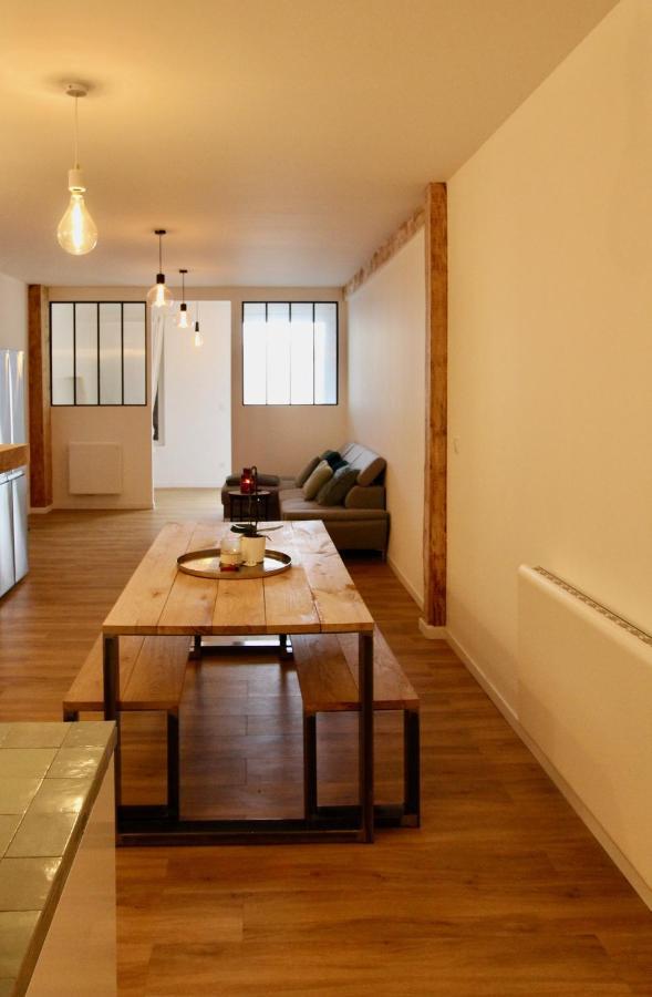 Chic And Nenwly Renovated - Location Apartment